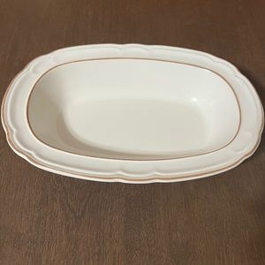 Burnet by Cordella Vintage Stoneware Oval Serving Bowl Japan Beige Scalloped